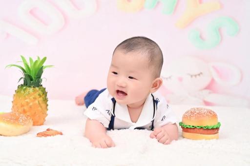 三沙宝宝在妈妈肚子里